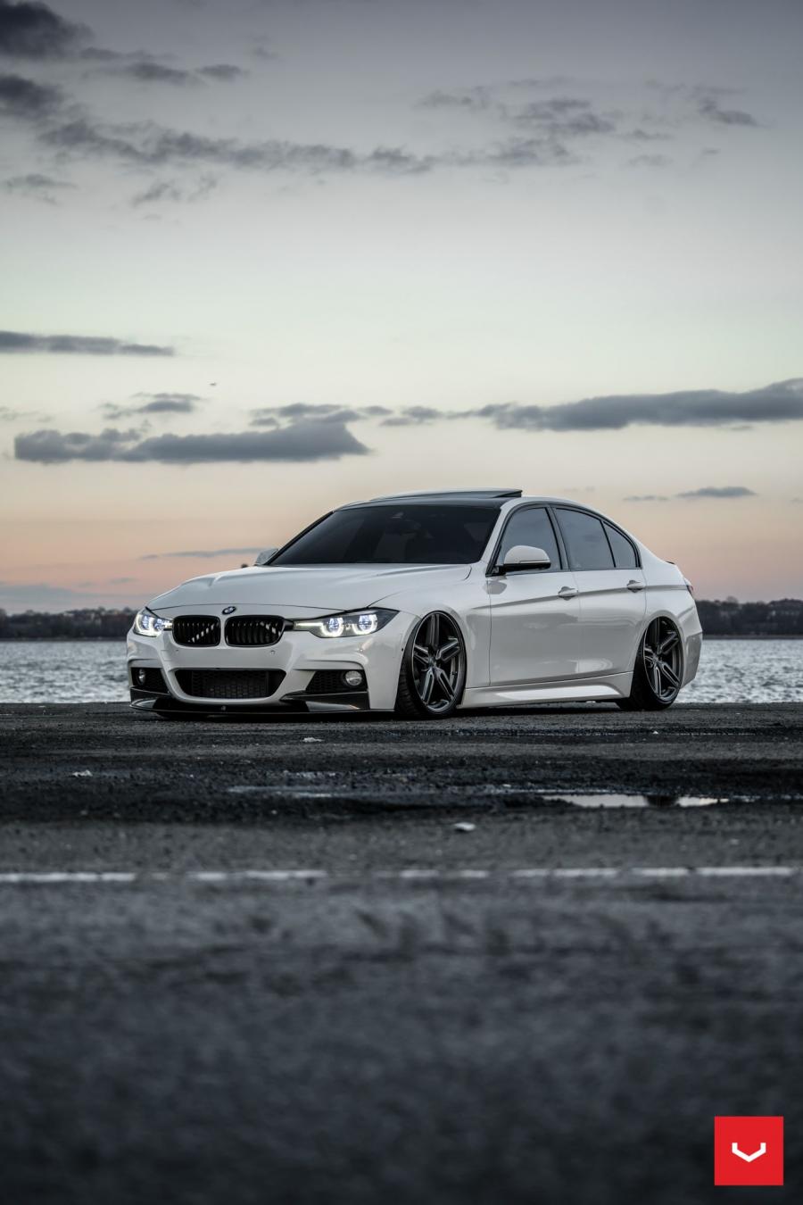  BMW M3 Sedan on Vossen Wheels (HF-1) 2018 года  (фото 10 из 57)